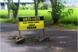 Jalan Bayuning